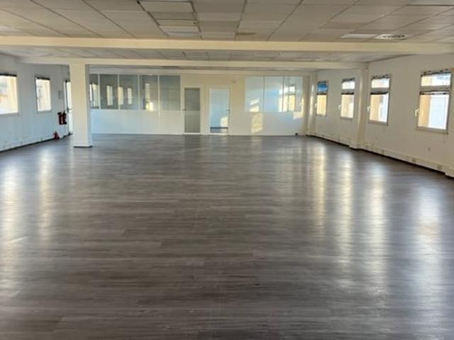 Bureaux à vendre avec extension et terrasse à Malakoff 450m² Malakoff