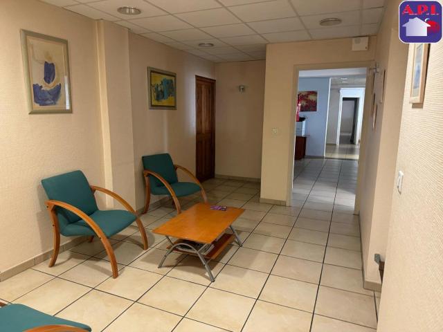 Bureau 337m² Foix