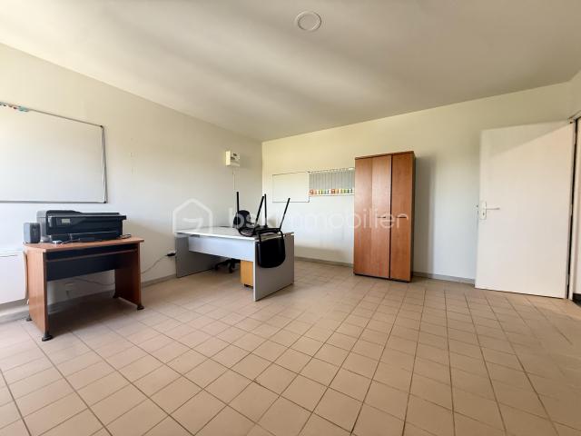 Bureau de 22 m² à Villabe