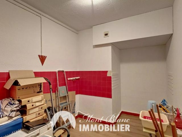 bureau / sallanches / 805 €
