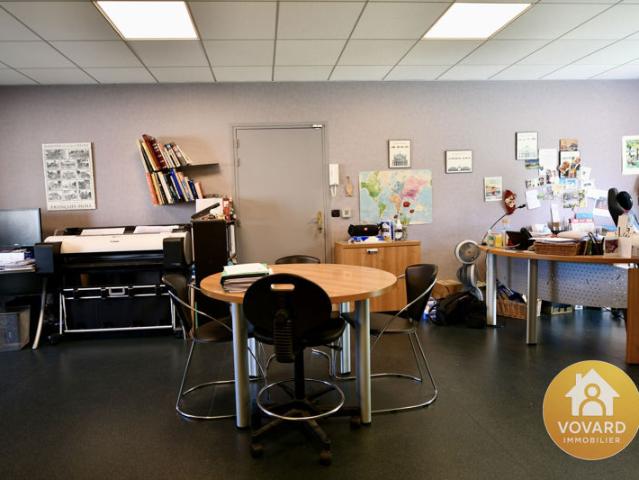 Bureau possible F2 en Rez de jardin en plein centre vill