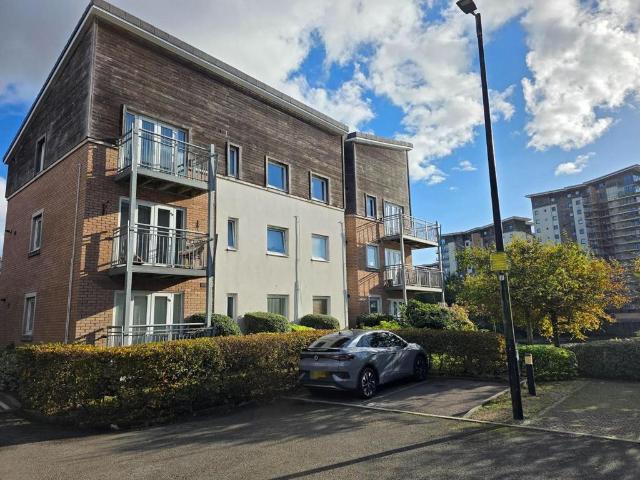 Burford Gardens, Cardiff 2 bed apartment to rent £1,250 pcm £288 pw