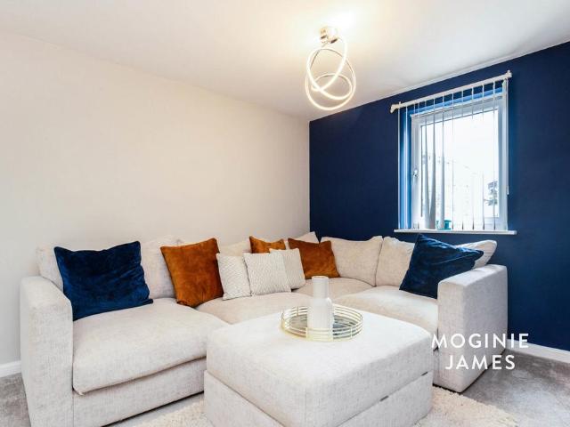 Burford Gardens, Cardiff, CF11 2 bed flat to rent £1,200 pcm £277 pw