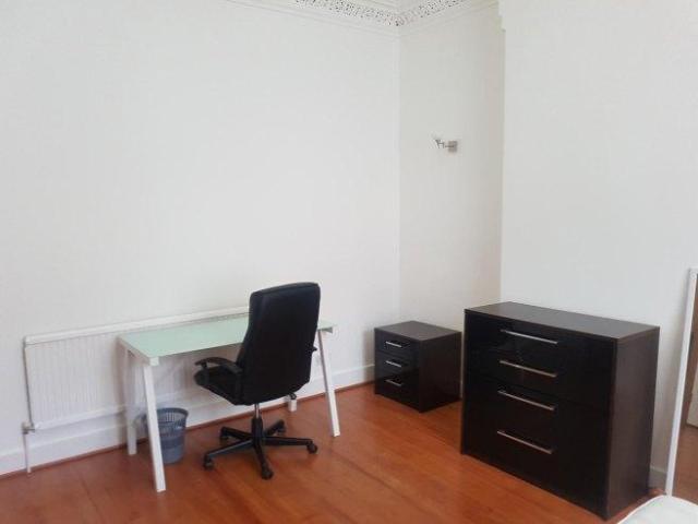 Burford Road 6 bed house share to rent £2,730 pcm £630 pw