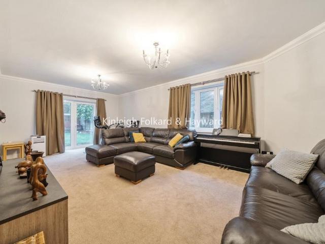 Burford Road, Bromley, BR1 5 bed detached house to rent £4,500 pcm £1,038 pw