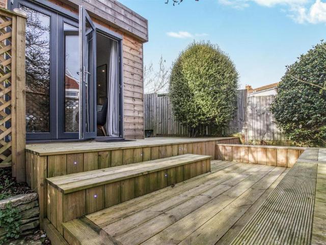 Burford Road, Salisbury SP2 Studio to rent £775 pcm £179 pw