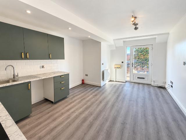 Burford Street, Hoddesdon EN11, 1 bed flat to rent, £1,100 pcm | PrimeLocation