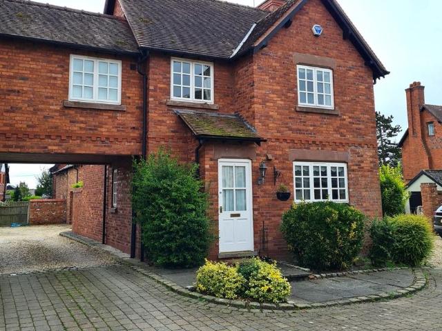 Burganey Court, Wrexham Road, Pulford CH4, 2 bed link detached house to rent, £1,300 pcm | PrimeLocation