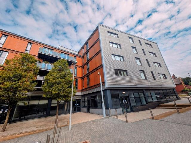 Burgage Square, Wakefield, West. 1 bed flat to rent £750 pcm £173 pw