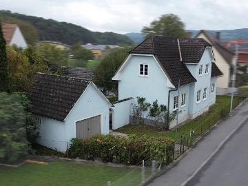 Bürgerliches Einfamilienhaus mit viel Platz, liebenswerten Garten & Ausblick gen Maria Taferl!