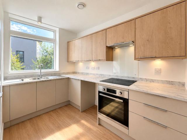 Burgess Close, Kingswood, Bristol, Gloucestershire BS15, Property to rent, £2,000 pcm | PrimeLocation