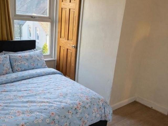 Burgess Road, Rochester, ME2 1 bed in a house share to rent £675 pcm £156 pw