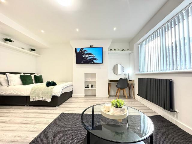 Burgess Street, London E14, Studio to rent, £2,249 pcm | PrimeLocation