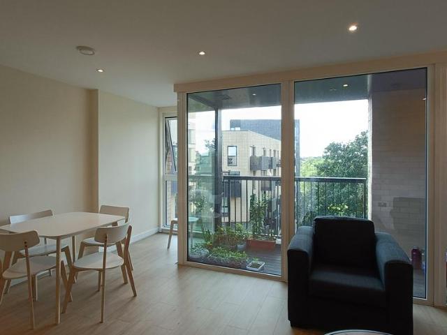 Burgess Springs, CHELMSFORD 2 bed flat to rent £1,595 pcm £368 pw