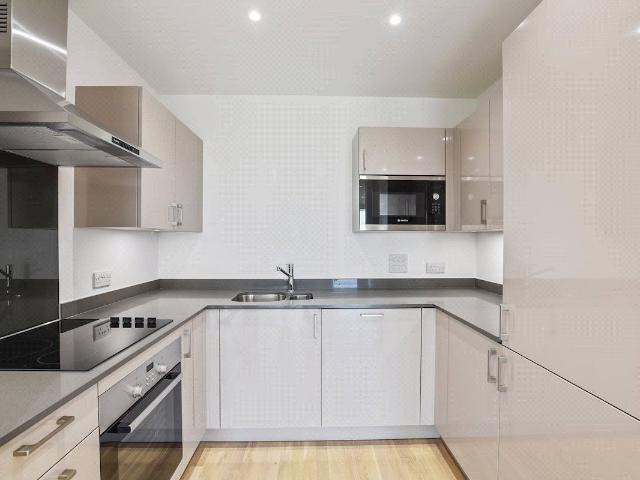 Burgess Springs, Chelmsford CM1, 1 bed flat to rent, £1,395 pcm | PrimeLocation