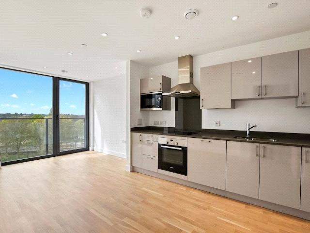 Burgess Springs, Chelmsford CM1, 1 bed flat to rent, £1,325 pcm | PrimeLocation