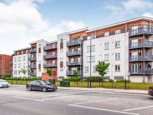 Burghley Court, Kingsquarter, Maidenhead SL6, 2 bed flat to rent, £1,400 pcm | PrimeLocation