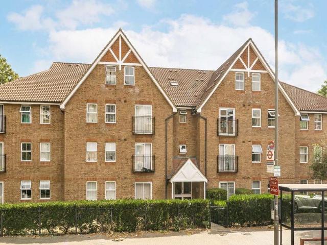 Burghley Hall Close, London SW19 2 bed flat to rent £2,750 pcm £635 pw