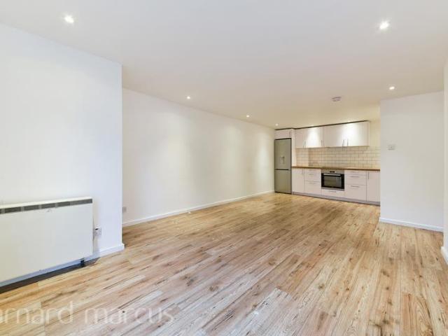 Burghley Hall Close 2 bed flat to rent £2,100 pcm £485 pw