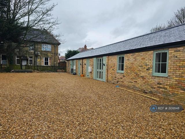 Burghley Mansions, Peterborough, PE1 2 bed end of terrace house to rent £975 pcm £225 pw