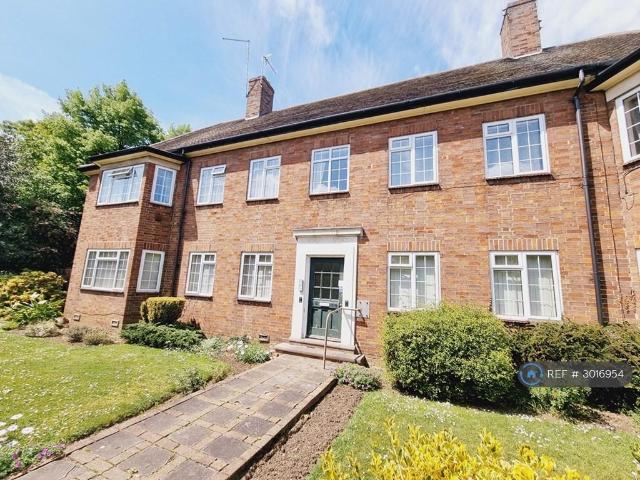 Burghley Mansions, Peterborough, PE1 3 bed flat to rent £1,250 pcm £288 pw