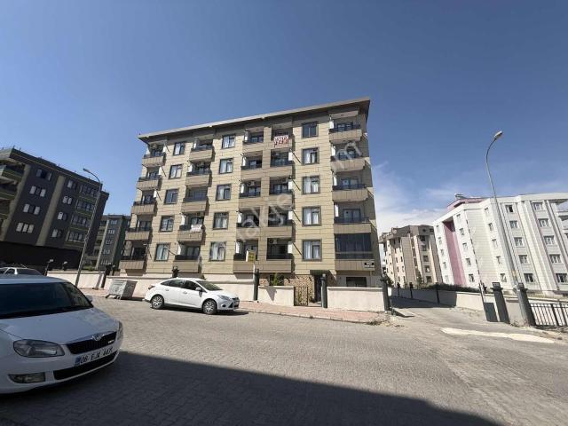Burhan Kılınç'dan Lüx 1+1 Merkezi Konumda Dam Çatılı