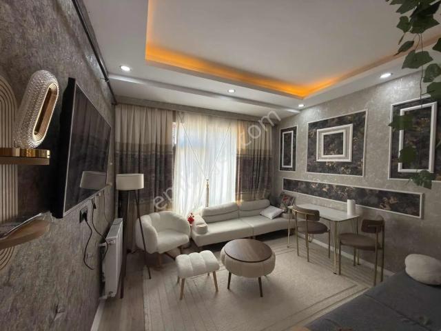 Burhan Kılınç'dan Ultra Lüx Eşyalı Kiralık 1+1 Merkezi Konumda