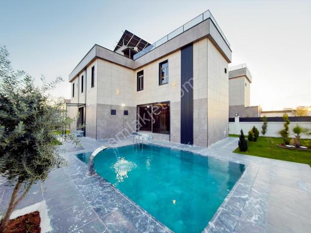 Burhan Kılınç'dan 5+1 Ultra Lüx Villa Satışta