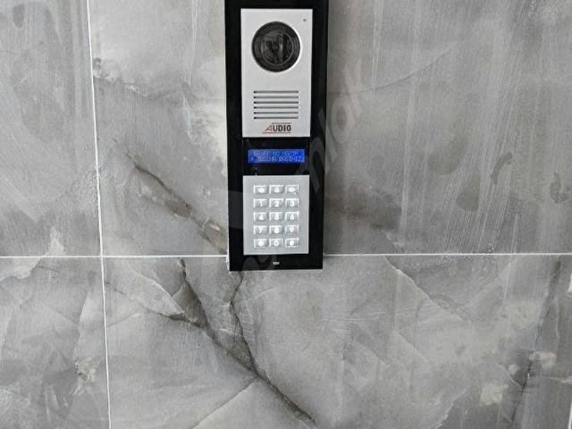 BURHANİYE CADDESİ ÜZERİNDE SIFIR LÜKS DUBLEKS 3+3 180 m NET