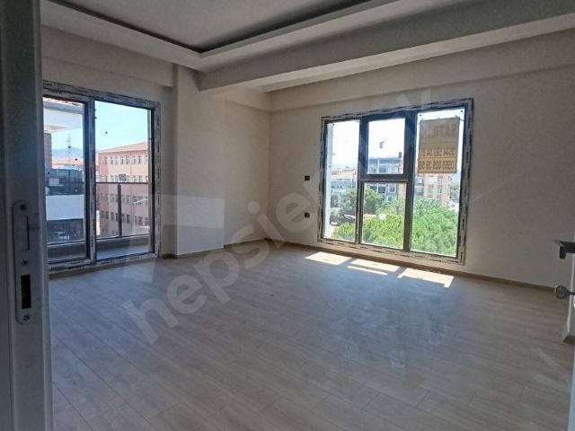 BURHANİYE'DE MERKEZİ KONUMDA 2+1 SATILIK SIFIR DAİRE