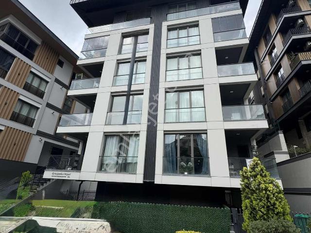 Burhaniye Çamlıca Caddesi Üzerinde Kiralık Ebeveyn Banyolu 2+1