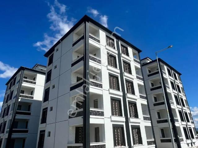 Burhaniye Badem Alanında 1+1, 65m²,kapalı Mutfak,doğa Manzaralı