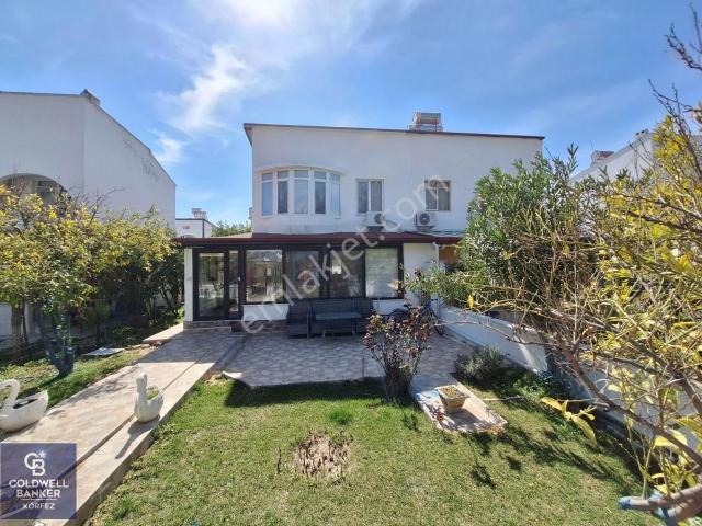 Burhaniye İmko Tatil Sitesinde Bahçeli 4+1 Doğalgazlı Villa