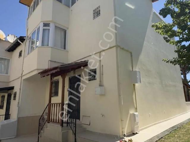 Burhaniye İskele Murat Çeşmede Site İçerisinde Satılık Villa