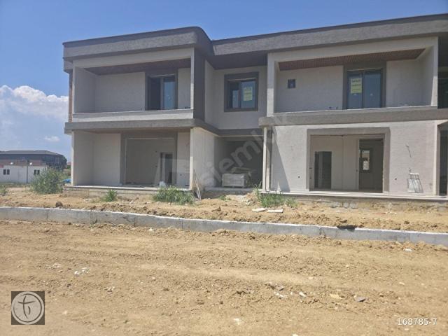 Burhaniye Ören'de Satılık Garajlı 3+1 Lüks Villa %80 Tamamlandı