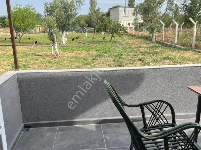 Burhaniye Örende 3 Dönüm İçinde Aylık Veya Sezonluk Kiralık Eşyalı 2+1 Denize 800 Mt