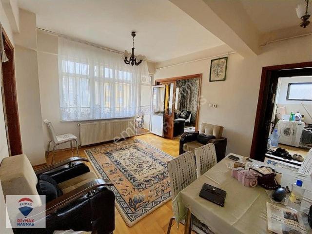 Burhaniye Mah. Full Eşyalı 3+1 3.kat Geniş Kiralık Daire
