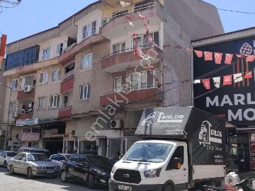 Burhaniye Merkez Cumhuriyet Meydanında 3+1 Satılık Daire