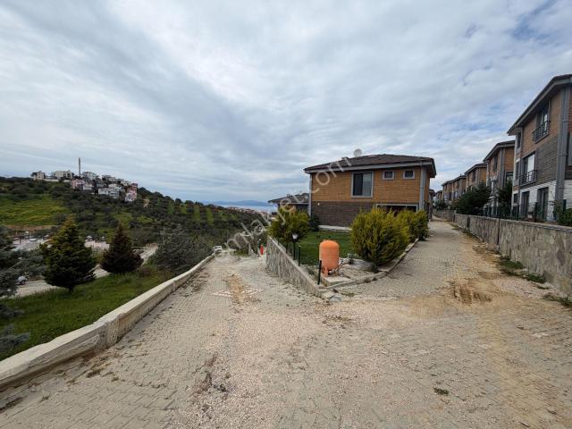 Burhaniye Pelitköy De Satılık Muhtesem Villa