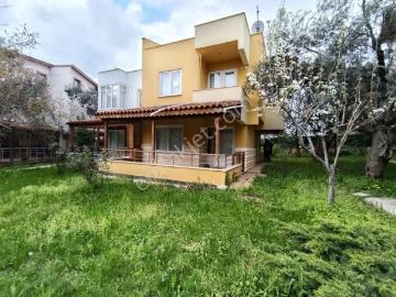 Burhaniye Pelitköy Denize 100mt 4+1 Satılık Villa