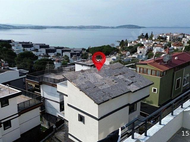 Burhaniye Pelitköy İçmelerde Satılık 3+1 TRİPLEKS MÜSTAKİL VİLLA