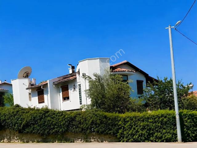 Burhaniye Pelitköy Sahilde Kiralık 3+1müstakil Dubleks Villa