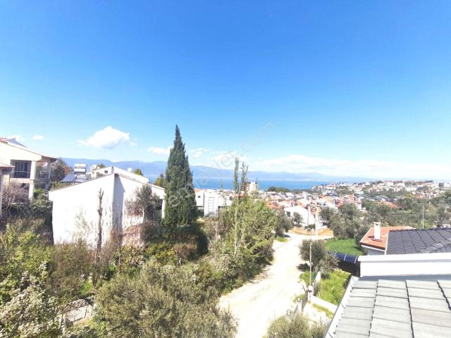 Burhaniye Pelitköy'de Aygül'den Tam Bağımsız Deniz Manzaralı Geniş Ailelere Özel 7+1 Satılık Villa