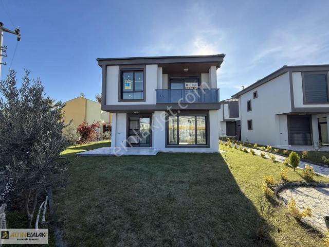 Burhaniye Pelitköyde Site İçi | Sıfır | Havuzlu 3+1 Lüks Villa