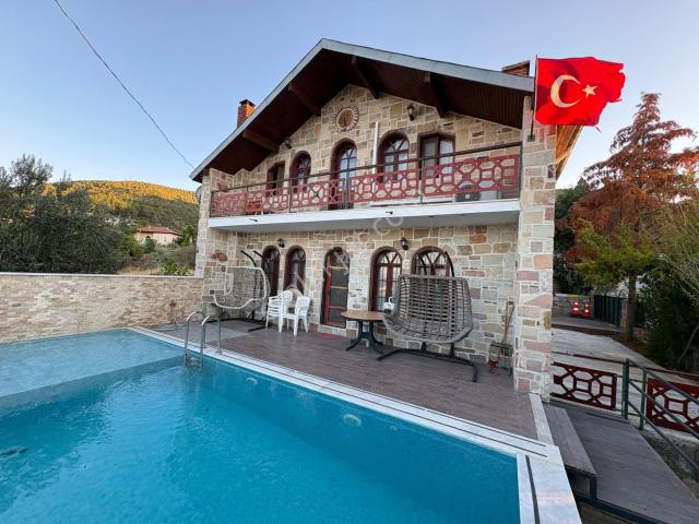 Burhaniye Taylıelinde Satılık Harika Villa