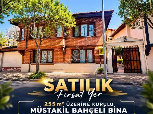 Burhaniyede 255 M² Arsa Üzerine Fırsat Müstakil Bina