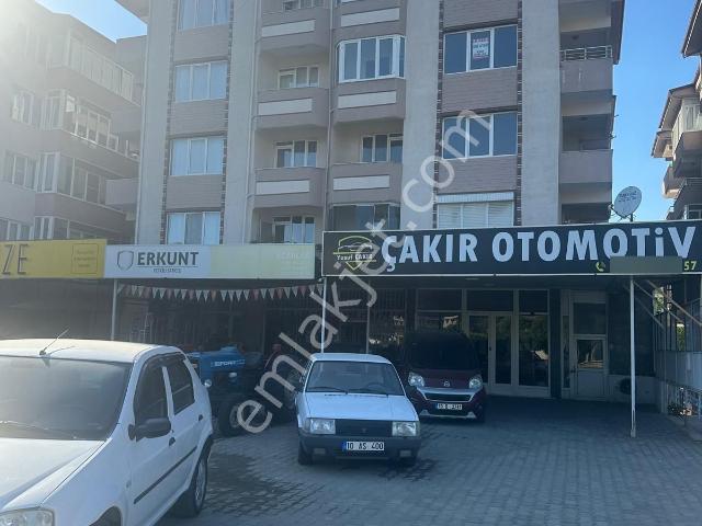 Burhaniye'de Anayol Üzeri Arakat Ön Cephe Asansörlü 3+1 Daire