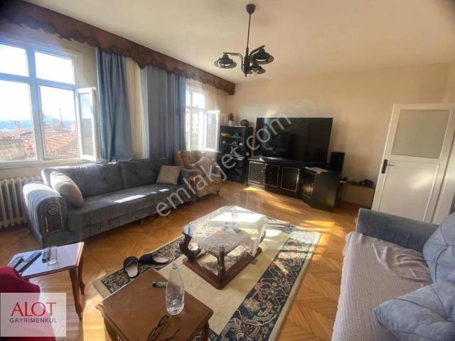 Burhaniyede Eşyalı 3+1 Kiralık Boğaz Manazaralı Daire