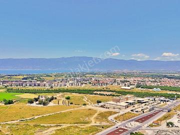 Burhaniyede Gültaş Emlaktan Satılık 5+1 Çift Mutfaklı Villa