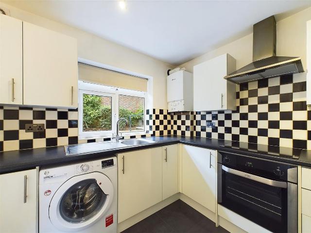 Burhill Grove, Pinner HA5, 2 bed flat to rent, £1,575 pcm | PrimeLocation